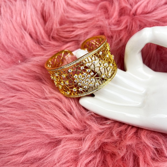 Designs by Joi • Spider Bangle - Picture 4 of 7